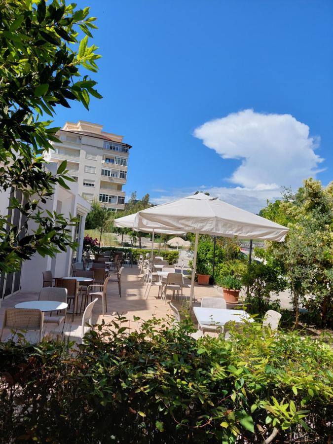 Hotel Nacional Драч Екстериор снимка